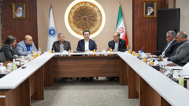 در نشست روسای کمیسیون‌های اتاق کرج، ضمن طرح پیشنهاد تشکیل شورای پژوهش‌های کاربردی بر ضرورت دسترسی به داده‌های دقیق، هوشمندسازی فرآیندها و همکاری نزدیک با دانشگاه‌ها و موسسات پژوهشی تاکید شد.