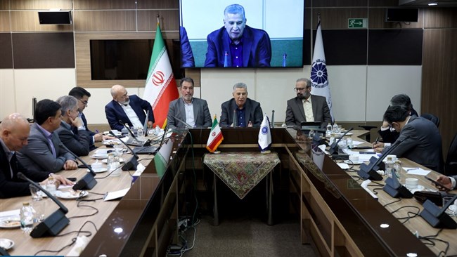 روسای کمیسیون‌های اتاق ایران در نشست اخیر ضمن بررسی روند اصلاح قانون مبارزه با قاچاق کالا و ارز گفتند که رویکرد این قانون نسبت به تجارت، سخت‌گیرانه است و بنابراین با پیگیری بخش خصوصی، اصلاح قانون در دستورکار قرار دارد.