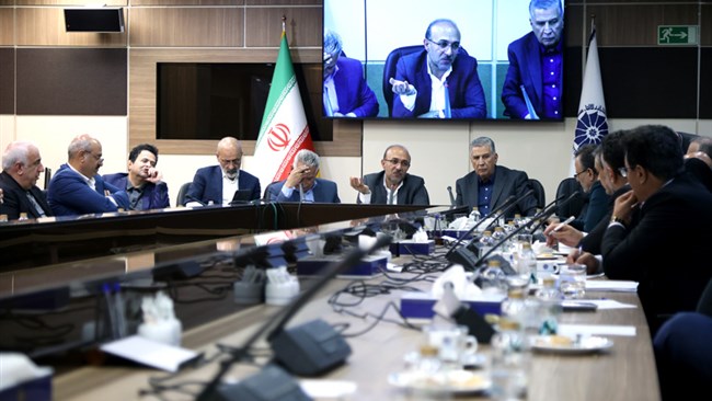 فرود عسگری، رئیس کل گمرک جمهوری اسلامی ایران، در حاشیه دیدار با روسای اتاق‌های بازرگانی سراسر کشور، به تشریح تسهیلات جدید گمرکی برای ارائه خدمت به بازرگانان خبر داد.