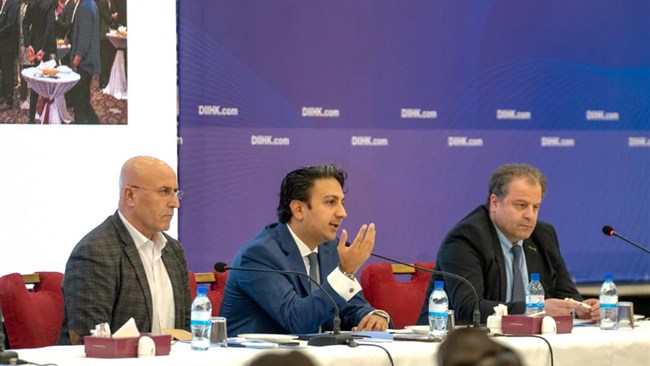 اتاق بازرگانی و صنایع ایران و آلمان تاکید کرد: هدف تجارت ۱۰ میلیارد یورویی ایران و آلمان با رفع تحریم‌ها، در مدت کوتاهی قابل تحقق است.