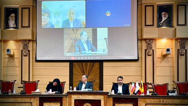 رئیس اتاق ایران، با اشاره به ظرفیت‌های مختلف ایران و برونئی برای توسعه سرمایه‌گذاری‌های مشترک، بر اهمیت همکاری‌های نزدیک‌تر اتاق‌های دو کشور تأکید کرد.