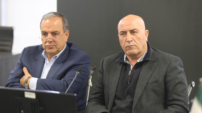 مهم‌ترین شاخص‌ها، چالش‌ها و هشدارهای مرتبط با وضعیت اقتصادی کشور با حضور مشاور اقتصادی رئیس‌جمهور و جمعی از فعالان اقتصادی در نشست اخیر کمیسیون صنعت اتاق ایران مورد بررسی قرار گرفت.