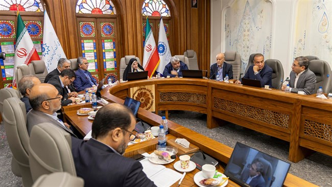 نشست شورای گفت‌وگوی دولت و بخش خصوصی استان یزد با حضور معصومه آقاپور، مشاور رئیس‌جمهور در امور اقتصادی برگزار شد.