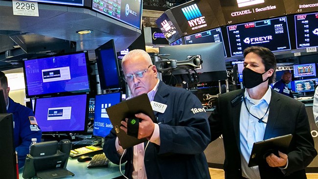 در گزارش «دولت کارآمد در جهان پرتلاطم»، پیچیدگی ها و ناطمینانی های جهان در دوره حاضر مورد بررسی قرار گرفته و به وظایف دولت در عبور از این وضعیت پرداخته شده است.