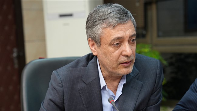 رئیس اتاق کرمان با بیان اینکه برای کار اقتصادی باید دیپلماسی اقتصادی نیز داشت، گفت: باید یک دیپلماسی فعال و چند وجهی شکل داده و با تدوین نقشه راه و تقسیم کار بین مجموعه های مختلف، مرحله به مرحله پیش برویم.