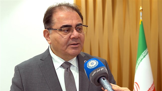 آرش نجفی،رئیس کمیسیون انرژی اتاق ایران، از تهیه گزارش اقدامات ایران در کاهش تولید کربن خبر داده و گفت:ایران بیش از تعهدات خود در پیمان پاریس، موفق به کاهش کربن شده است و این کمیسیون آماده ارائه گزارش آن در پاریس است.