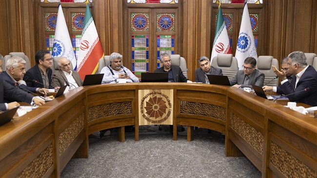 رئیس اتاق یزد با اشاره به شرایط نامساعد عرضه و تقاضا در بازار مواد اولیه، نسبت به ناهماهنگی‌های موجود در این بازار تأثیر آن بر صنایع هشدار داد.