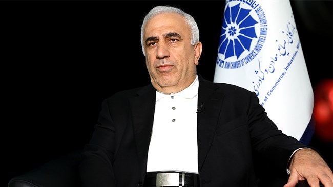 فرج‌الله معماری رئیس کمیسیون اقتصاد کلان اتاق ایران در یادداشتی نوشت: کشوری که مرزهای تجارت را از کالا فراتر ببرد و دانش را به سرمایه ملی بدل کند، آینده مطمئن‌تری می‌سازد.