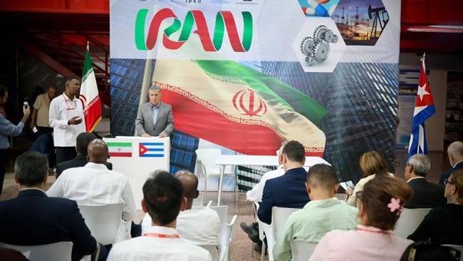 مراسم روز ملی ایران با حضور صمد حسن‌زاده رئیس اتاق ایران، الوی آلوارز مارتینیز وزیر صنعت کوبا، قدیر قیافه نایب رییس اتاق ایران و نادری سفیر ایران در کوبا در نمایشگاه بین‌المللی هاوانا برگزار شد.