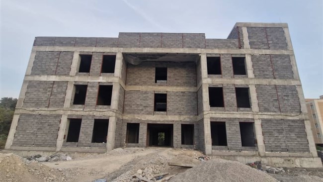 رئیس اتاق بندرعباس از بهره‌برداری نخستین همراه‌سرای استاندارد بیمارستان شهید محمدی بندرعباس در خردادماه سال آینده خبر داد.