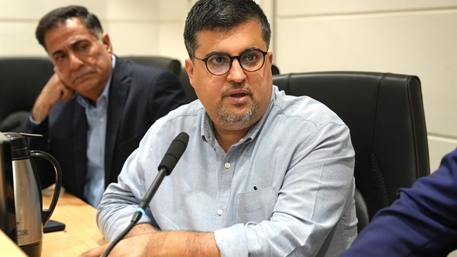 عضو هیات رئیسه اتاق کرمان با اشاره به تصمیم ناگهانی دولت برای ممنوعیت صادرات خرما در آستانه ماه مبارک رمضان در سال گذشته، اظهار کرد:  انجمن خرما و نمایندگان مجلس ممنوعیت صادرات خرما را با جدیت پیگیری کنند.