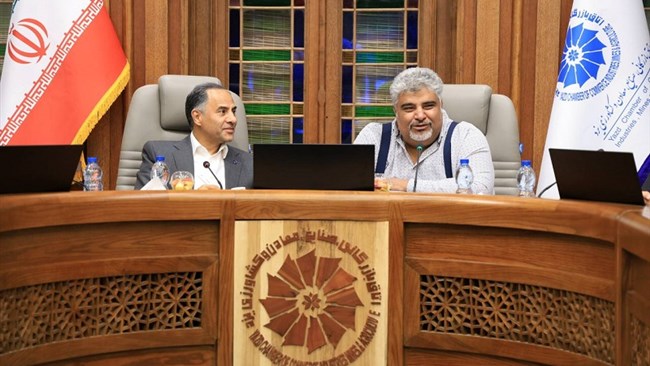 رئیس اتاق بازرگانی، صنایع، معادن و کشاورزی یزد در نشست هیات نمایندگان این اتاق با مدیرعامل بانک تجارت با اشاره به شرایط سخت تولید در کشور، خواستار همکاری و طراحی تسهیلات ویژه کوتاه‌مدت برای واحدهای تولیدی شد.