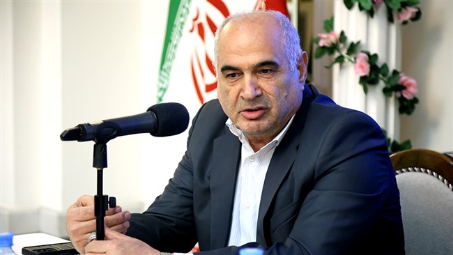 عبدالله مهاجر عضو هیات رئیسه اتاق ایران معتقد است بخش معدن کشور برای توسعه و از دست ندادن بازارهای صادراتی باید بر پایه فناوری‌های روز دنیا، روی فرآوری مواد معدنی، شناسایی و استخراج عناصر نایاب، سرمایه‌گذاری کند.