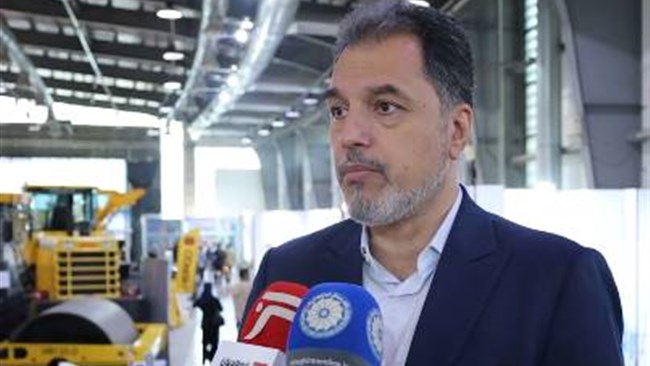 نایب رئیس اتاق ایران با اشاره به هدف‌گذاری رشد ۸ درصدی اقتصاد و رشد ۱۳ درصدی بخش معدن در برنامه هفتم توسعه، گفت: به اعتقاد من با توجه به ظرفیت‌ها و توانمندی‌ها، این اهداف قابل تحقق است.