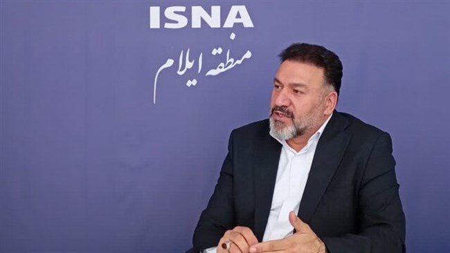 رئیس اتاق ایلام گفت: نبود نمایندگی فعال ایران در بغداد و ضعف در دیپلماسی اقتصادی، سهم کالاهای ایرانی در این بازار را کاهش داده و رقابت با محصولات چینی و ترکیه‌ای دشوارتر شده است که باید با دیپلماسی اقتصادی حل و فصل شود.