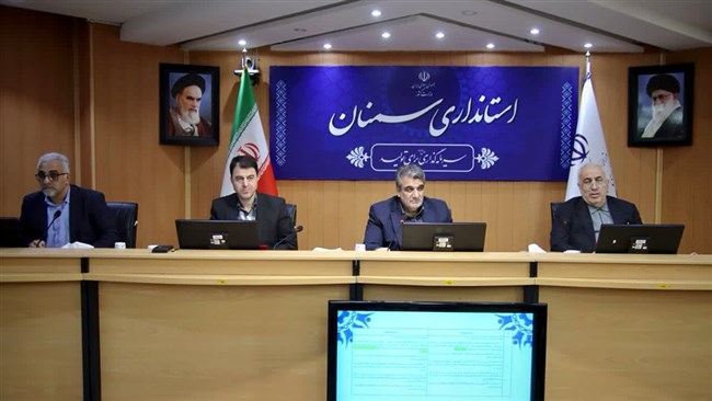 استاندار سمنان در نشست کارگروه تسهیل و رفع موانه تولید استان از دستگاه‌های اجرایی، بانک‌ها و فعالان بخش خصوصی استان خواست پیشنهادات تخصصی خود را برای افزایش اختیارات این ستاد به استانداری ارائه دهند.