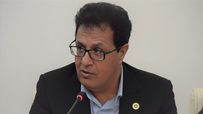 رئیس اتاق همدان در نشست فعالان اقتصادی این استان با وزیر امور خارجه، با بیان اینکه بخش خصوصی به دنبال امتیاز گرفتن از دولت نیست، بر لزوم استفاده از دیپلماسی اقتصادی برای توسعه تجارت تاکید کرد.