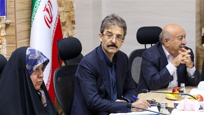 رئیس اتاق اهواز گفت: سند جامع مطالبات بخش خصوصی خوزستان، شامل جبران خسارات، رفع موانع تولید، اصلاح سیاست‌های اقتصادی و تامین زیرساخت‌ها، تا پیش از سفر دولت به این استان تدوین می‌شود.