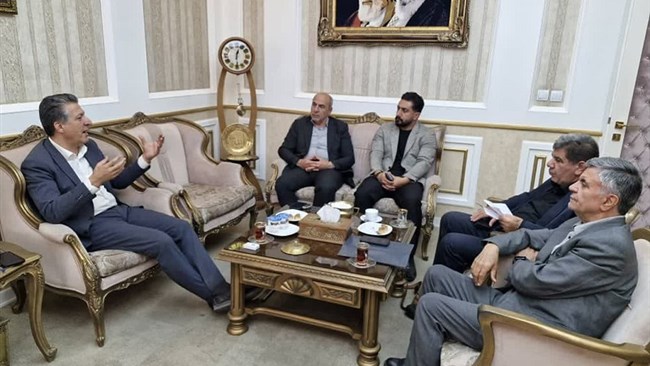 دبیرخانه اتاق‌های سه‌گانه شامل اتاق‌های بازرگانی، تعاون و اصناف ارومیه با پیشنهاد اتاق بازرگانی، صنایع، معادن و کشاورزی ارومیه تشکیل شد.