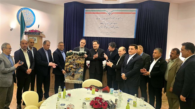 در نخستین روز سفر هیئت اقتصادی کهگیلویه‌وبویراحمد به ترکیه با برنامه‌ریزی اتاق یاسوج، نشست صمیمانه و راهبردی با حضور وزیر صمت صمت، نمایندگان دیپلماتیک ایران و فعالان اقتصادی کشورمان در استانبول ترکیه، برگزار شد.