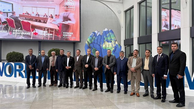 هیات اقتصادی استان کهگیلویه و بویراحمد در جریان سفر به ترکیه، با هدف توسعه تعاملات تجاری و رصد فرصت‌های جدید سرمایه‌گذاری، از نمایشگاه بین‌المللی صنایع غذایی حلال و نمایشگاه گردشگری و سلامت اوراسیا بازدید کرد.