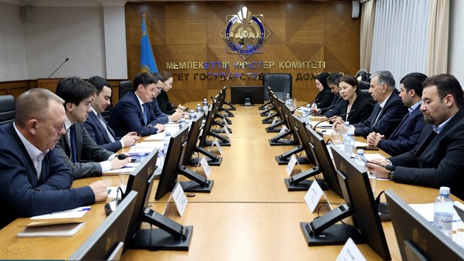 رئیس اتاق ایران با طرح درخواست تبادل الکترونیکی اسناد گمرکی میان ایران و قزاقستان، بر ایجاد کانال سبز گمرکی میان دو کشور تأکید کرد.