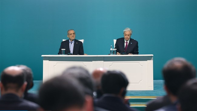 رئیس‌جمهور قزاقستان در همایش تجاری دو کشور با اعلام آمادگی این کشور برای همکاری مشترک با ایران در توسعه ترمینال‌های بندری، گفت: توسعه کریدور چندجهتی برای اتصال ما به خلیج‌فارس اهمیت زیادی دارد.