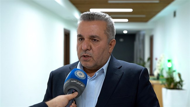 خورشید گزدرازی رئیس اتاق بوشهر ضمن انتقاد از صدور انبوه کارت بازرگانی بی‌توجه به اهلیت متقاضیان در امر تجارت، پیشنهاد داد: علاوه بر اعتبارسنجی و تعیین اهلیت افراد، مابه‌التفاوت نرخ ارز مدیریت شود.