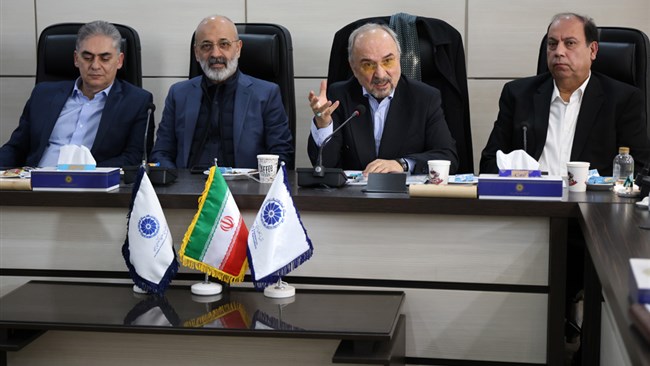 نایب‌رئیس اتاق ایران با بیان اینکه نبود شبکه فعال از صاحبان کسب‌وکار ایرانی در دنیا به ما آسیب‌زده است، بر ایجاد پلتفرم اطلاعات مربوط به فعالان اقتصادی خارج از کشور برای اتصال به فعالان داخلی تأکید کرد.