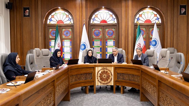 رئیس اتاق مشترک ایران و ترکمنستان، گفت: یزد از نظر توان تولیدی و اقتصادی جایگاه بسیار مهمی دارد و می‌تواند سهم قابل‌توجهی در بازار ترکمنستان داشته باشد، اما حضور تجار یزدی در این کشور کمرنگ است.