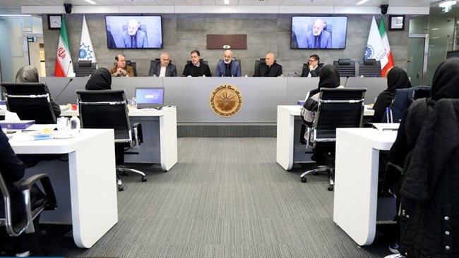 در نشست به مناسبت هفته پژوهش ضمن تأکید بر جایگاه مطالعات پژوهشی، گفته شد: اتاق ایران در اجرای مأموریت مشاوره‌ای و مطالبه‌گری باید با تکیه بر محتوای علمی جلو برود که بیانگر جایگاه کلیدی مرکز پژوهش‌های اتاق ایران است.