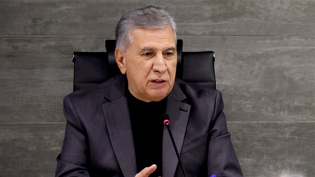 صمد حسن‌زاده رئیس اتاق ایران در جمع تعدادی از فعالان اقتصادی به کاهش 40 درصدی مصرف بنزین در روز اول اجرای طرح سه نرخی بنزین اشاره و از وضعیت مناسب ذخایر کالاهای اساسی کشور تا پایان سال صحبت کرد.