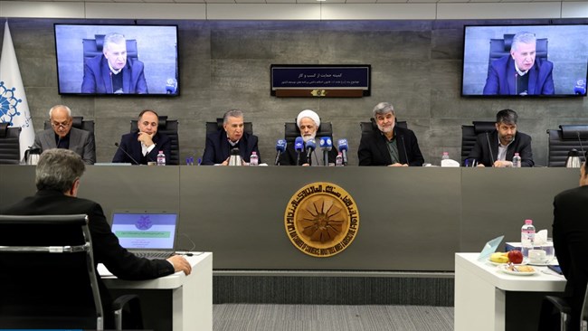 در یکصدومین نشست کمیته حمایت از کسب‌وکار مقرر شد زمینه واردات گندم توسط بخش خصوصی به منظور تأمین نیاز صنف و صنعت و ظرفیت خالی موجود، فراهم شود.