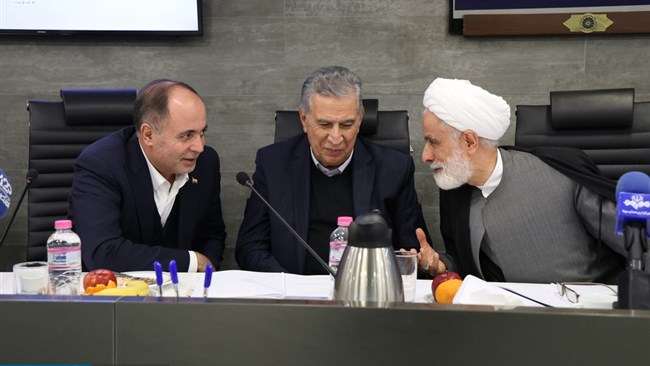 یکصدومین نشست کمیته حمایت از کسب‌وکار با محوریت بررسی روند قیمت‌گذاری گندم و بررسی مشکلات پرداخت هزینه انتقال برق صنایع در اتاق ایران برگزار شد.