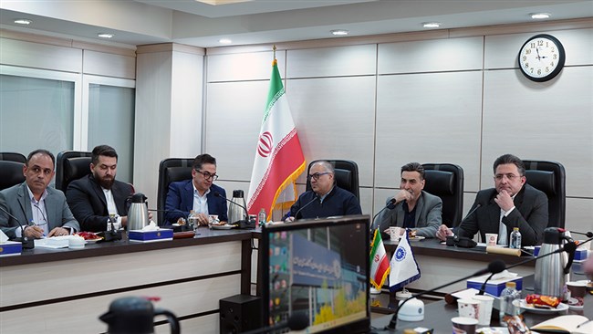 جلسه کمیسیون فناوری اطلاعات و ارتباطات اتاق ایران با حضور فعالان سکوهای معاملات آنلاین طلا و نقره و با دستور کار بررسی ضوابط فعالیت سکوهای معاملات آنلاین طلا و نقره مصوب کمیته تخصصی هیأت مقررات‌زدایی برگزار شد.