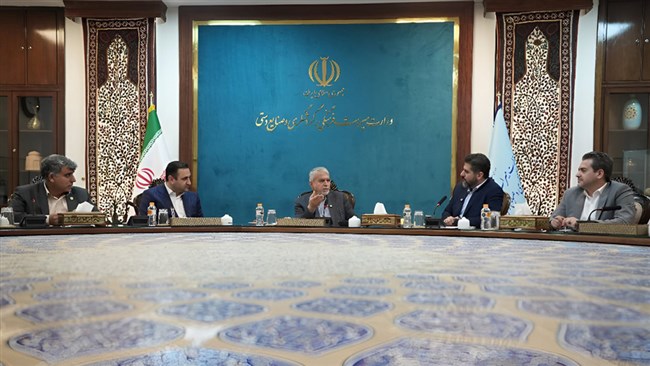 وزارت میراث فرهنگی، گردشگری و صنایع دستی با عضویت رسمی اتاق ایران و کمیسیون گردشگری این اتاق در شورای راهبردی و تمامی کارگروه ها و شوراهای اصلی و فرعی مرتبط با این وزارتخانه موافقت کرد.