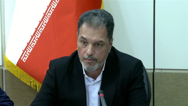 پیام باقری نایب‌رئیس اتاق ایران با نگاهی به برخی تلاش‌ها برای به نتیجه نرسیدن راهکارها گفت: هدف این بود با راه‌اندازی تالار دوم بازار ارز تجاری، قیمت واقعی ارز کشف شود. اکنون با مدیریت بخش عرضه، نرخ ارز را سرکوب می‌کنند.