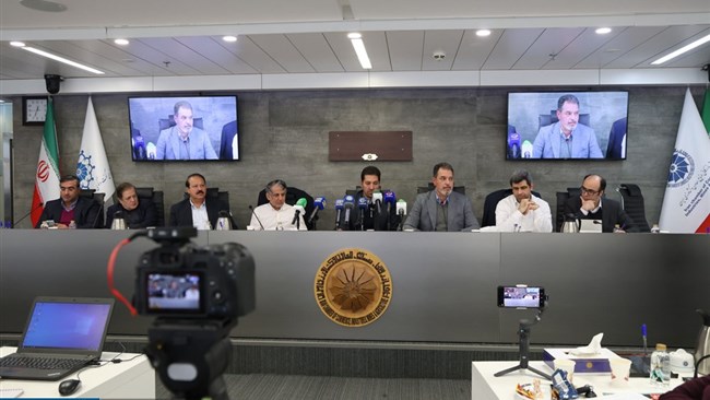 پیام باقری نایب‌رئیس اتاق ایران با انتقاد از کنترل عرضه‌ها در بورس کالا، گفت: تنها مطالبه جدی بخش خصوصی عبور از فضای تصدی‌گری دولت و تکیه بر توان و ظرفیت بخش خصوصی واقعی است.