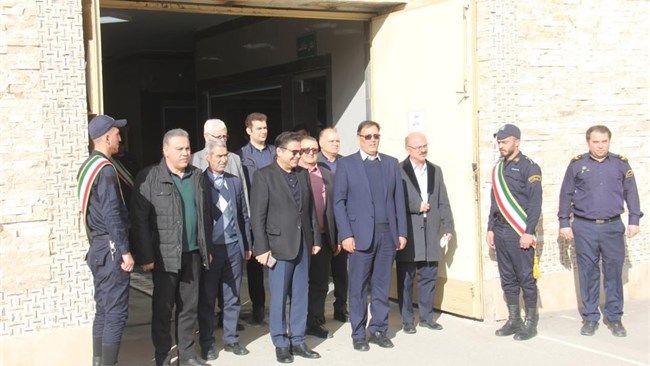 حسین پیرموذن، نایب رئیس اتاق ایران با حضور در زندان مرکزی استان اردبیل، از حوزه اشتغال و خطوط تولید صنایع مستقر در زندان بازدید کرد.