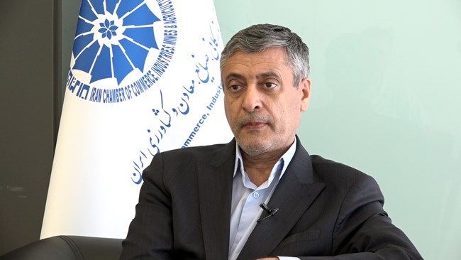 سیدمهدی طبیب‌زاده رئیس اتاق کرمان ضمن تأکید بر لزوم خاموش شدن موتور تولید مقرره و بخش‍نامه در کشور، اصلاح قانون مبارزه با قاچاق کالا و ارز را نیازی فوری و اساسی توصیف کرد.