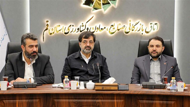 رئیس اتاق بازرگانی، صنایع، معادن و کشاورزی قم گفت: بازنگری در سیاست‌های اقتصادی راه اساسی برای کاهش فشار بر بخش خصوصی و ایجاد فضای امن‌تر برای سرمایه‌گذاری و تولید است.