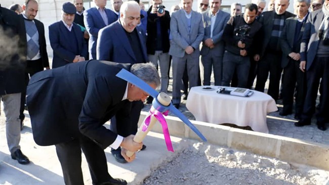 مراسم کلنگ‌زنی خانه تشکل‌های اتاق سمنان با حضور استاندار سمنان، اعضای کمیسیون اقتصادی مجلس، اعضای هیئت‌رئیسه اتاق ایران، اعضای هیئت نمایندگان اتاق سمنان و جمعی از مسئولان استانی برگزار شد.