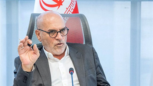 محمود نجفی عرب، رئیس اتاق تهران در یادداشتی به نحوه اجرا و آثار جانبی قانون مبارزه با قاچاق کالا و ارز بر فعالیتهای رسمی و شفاف اقتصادی پرداخته است.