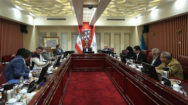 اعضای هیئت نمایندگان اتاق اصفهان. با بررسی مشکلات امنیت غذایی، کمبود واکسن و نابسامانی بازار نهاده‌های دامی، بر ضرورت تشکیل کمیته حقیقت‌یاب و اتخاذ راهکارهای عملی تأکید کردند.