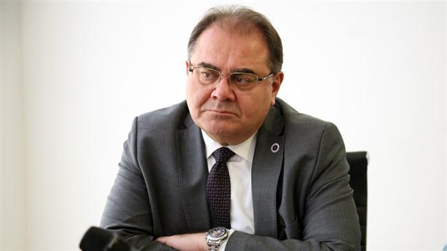 رئیس کمیسیون انرژی اتاق ایران، با اشاره به سودآور بودن بهینه‌سازی مصرف انرژی، گفت: با اصلاح قیمت نمی‌توان به نتیجه مطلوب رسید و باید بهینه‌سازی انجام شود تا کاهش مصرف رخ دهد و هم‌زمان با تعادل سازی، قیمت را اصلاح کنیم.