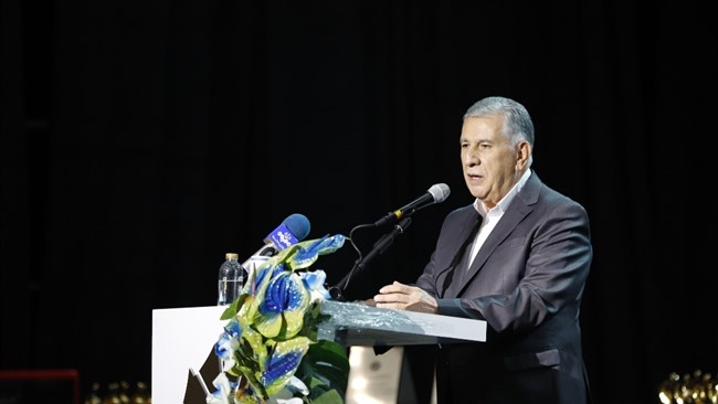 رییس اتاق ایران خطاب به وزیر صمت تاکید کرد: برای پیشگیری از افزایش مخاطره‌آمیز بار مالیاتی بنگاه‌ها، قبل از آنکه لایحه بودجه 1405 به مجلس ارسال شود، تدابیر لازم اعمال شود.