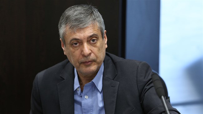 رئیس اتاق کرمان بخش عمده‌ای از مشکلات بازرگانان را طولانی بودن فرآیند ترخیص، تعدد مجوزها و ناهماهنگی بین سازمان‌ها عنوان کرد و افزود: این موارد باعث افزایش هزینه و صرف زمان بیشتری از صادرکنندگان و واردکنندگان می شود.