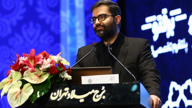 معاون رئیس جمهور تاکید کرد: جوهره حکمرانی، تغییر سیاست‌هاست، نه بازی در میدان. میدان متعلق به مردم و بخش خصوصی است؛ و دولت باید میدان‌دار سیاست باشد، نه بازیگر آن.