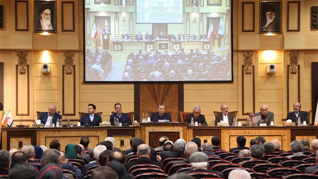 بیست و یکمین و آخرین نشست هیات نمایندگان اتاق ایران در سال ۱۴۰۳ برگزار شد. در این نشست رئیس اتاق ایران در سخنانی به ارائه 6 توصیه برای بهبود فضای اقتصادی کشور در سال آینده پرداخت.