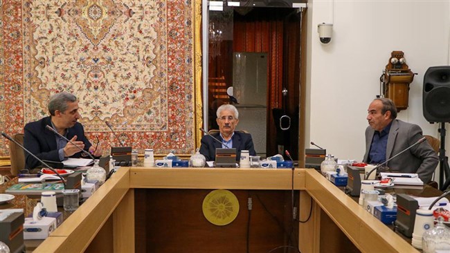 در نشست بررسی راه‌های ایجاد و توسعه همکاری بین کمیسیون کشاورزی، آب و محیط زیست اتاق تبریز با دانشکده کشاورزی دانشگاه تبریز بر لزوم افزایش تعامل دوجانبه تاکید شد.
